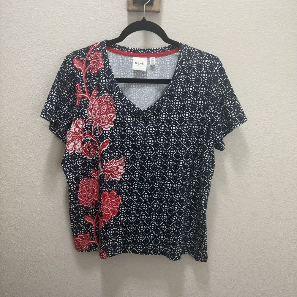 Rafaella Weekend Women's Top Size LP  Short Sleeve-Vneck Navy/red Floral Motive